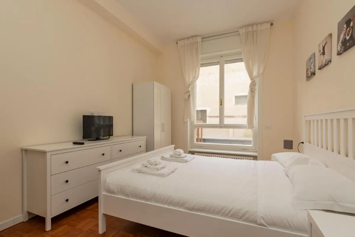 Image 6 of JOIVY Modern 2bed flat with balcony, 250m from M5 Foppa and M2 Sant’Agostino