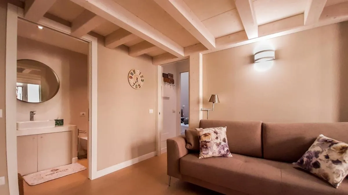Image 2 of JOIVY Sophisticated 2 BR loft for 4