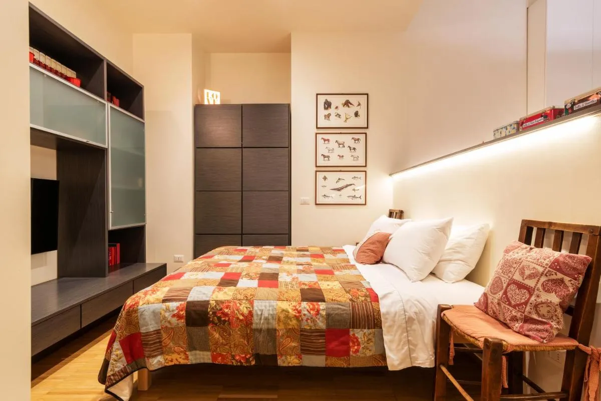 Image 1 of LA CASA COLORATA – Flats in Milan – Bocconi