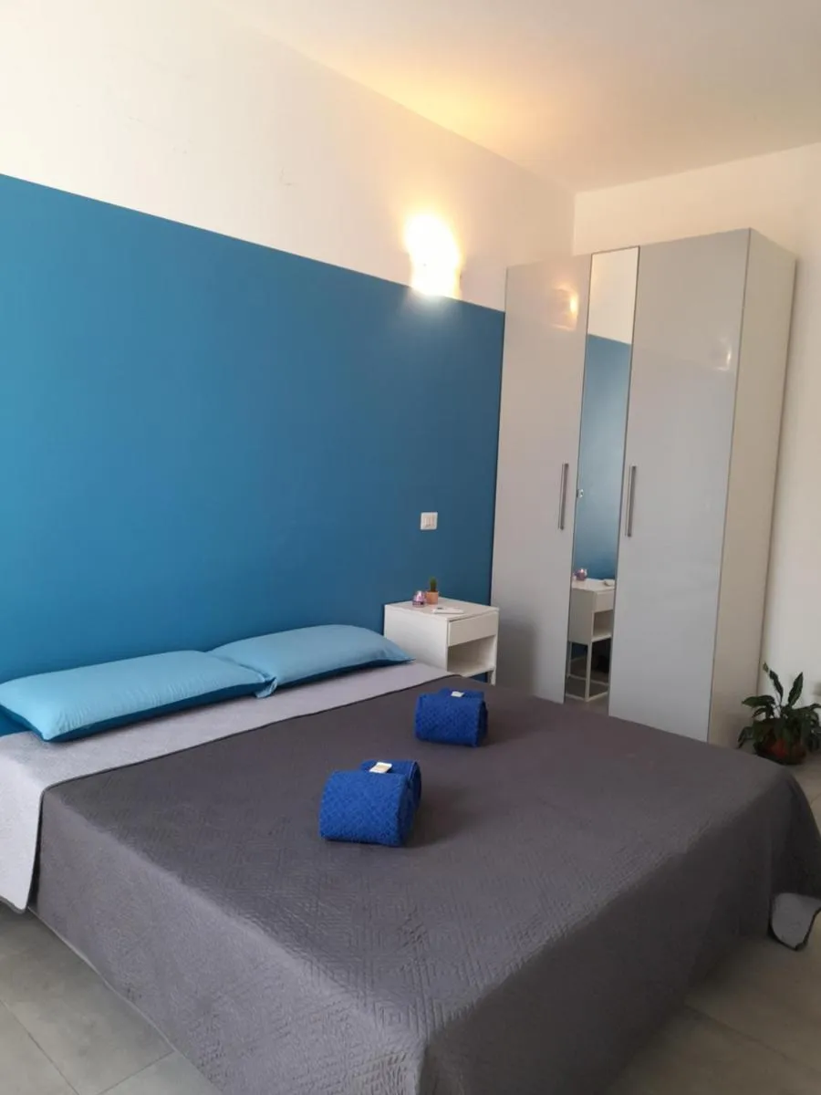 Image 1 of -L’ Oasi Del Turista, Room2- CENTRAL STATION