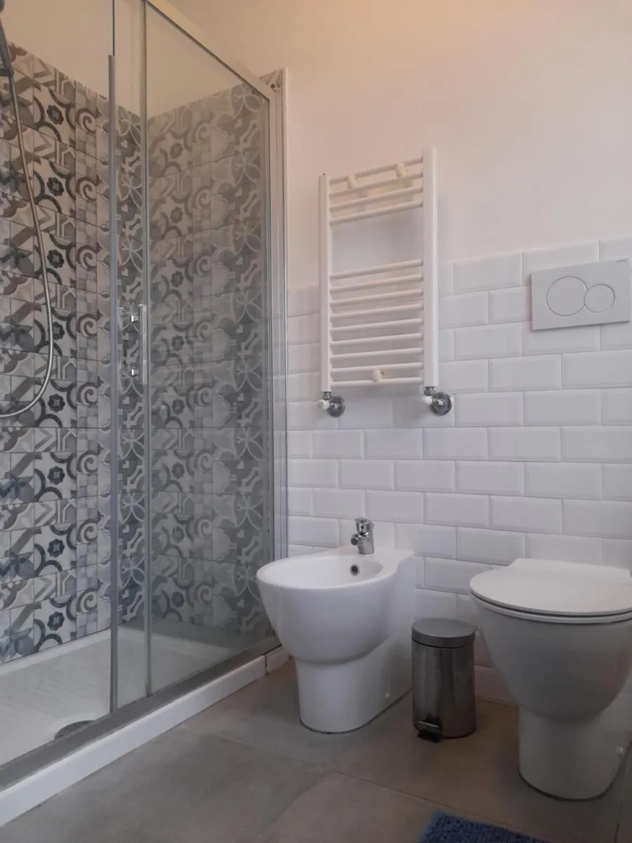 Image 1 of -L’ Oasi Del Turista, Room 1- CENTRAL STATION