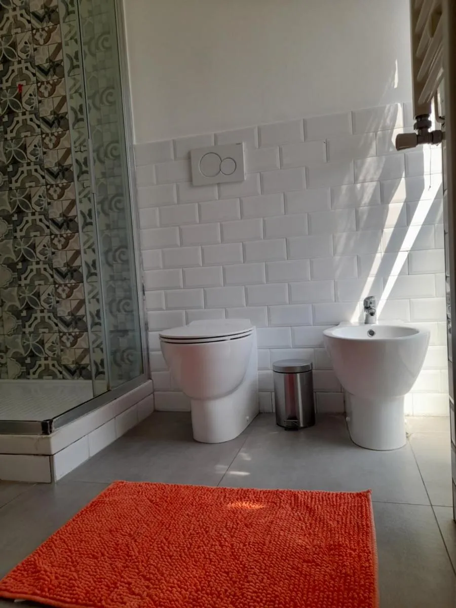 Image 2 of -L’ Oasi Del Turista, Room 1- CENTRAL STATION