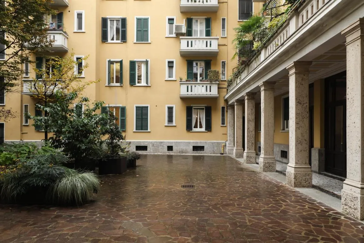 Image 4 of La Petite Suite Gae Aulenti