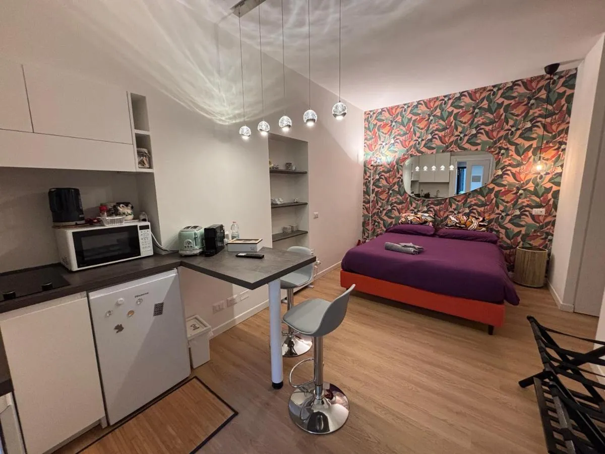 Image 3 of La Vecchia Milano-Les Nubles Vannucci – Il Ballatoio e Il Cortile