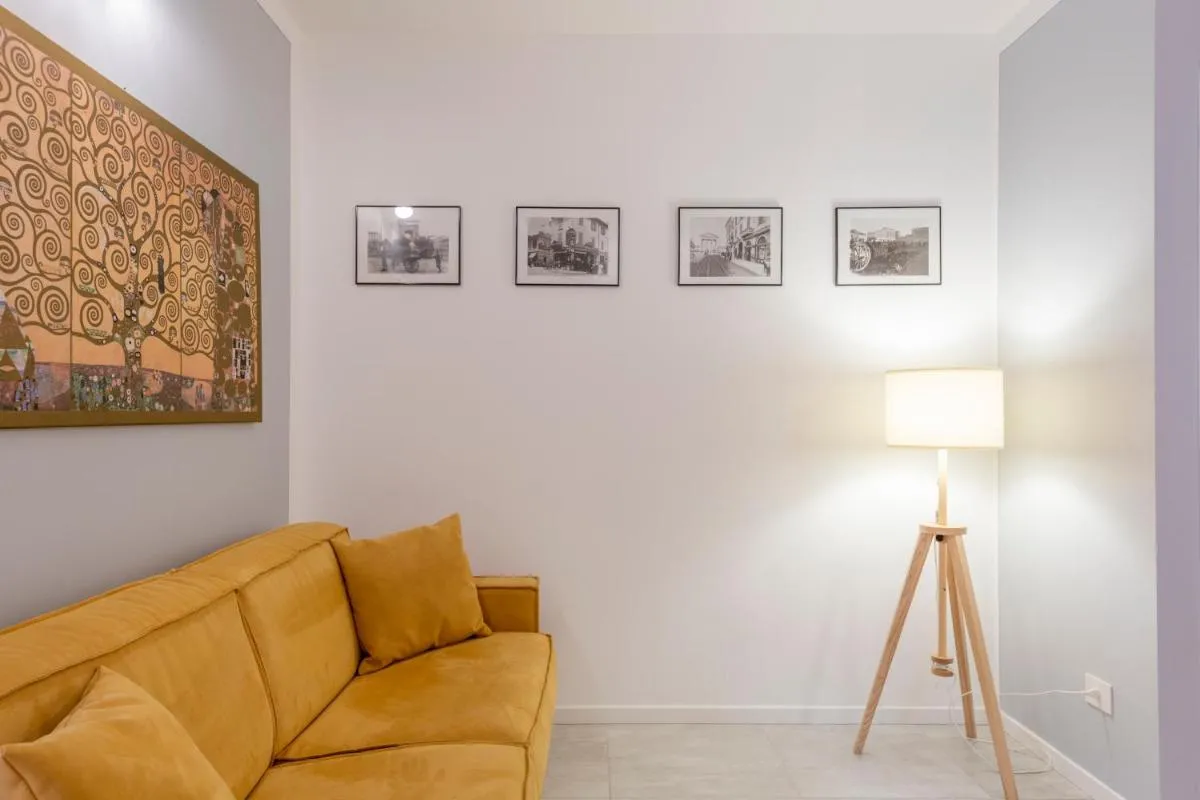 Image 2 of La casa sul Naviglio di Debora