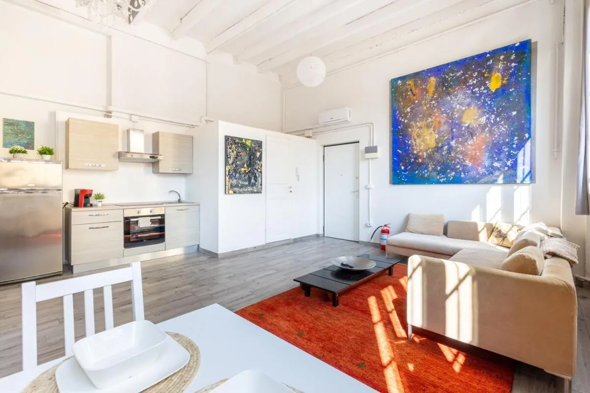 Image 3 of Large Loft Porta Romana with free Wi-Fi