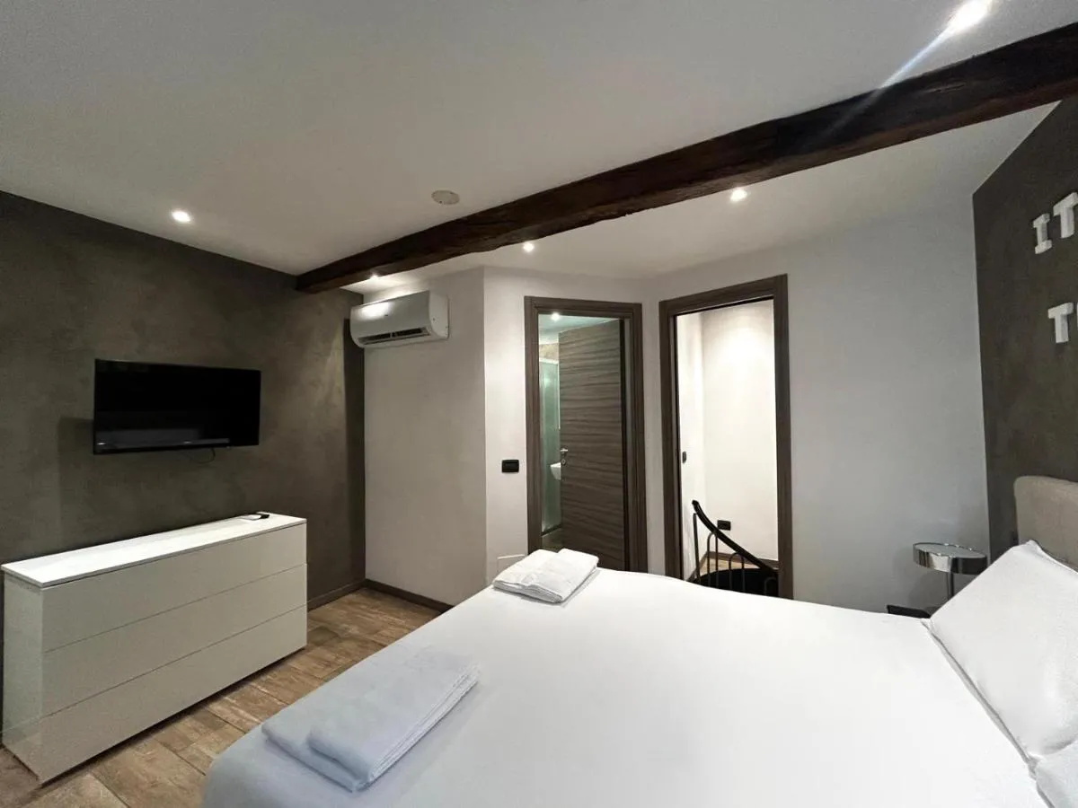Image 6 of Leonardo Duplex Apartment