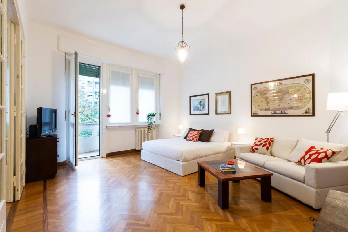 Image 4 of Living isola