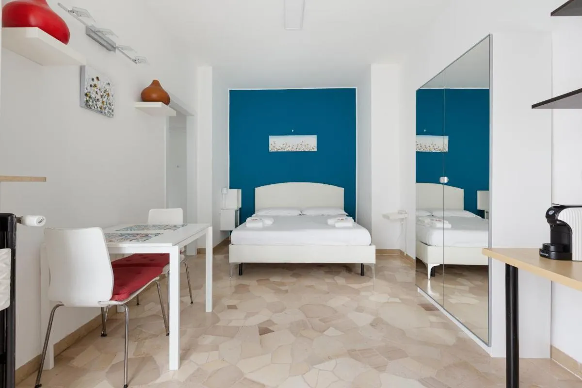 Image 1 of Lorenteggio-Piazza Frattini Balcony Apartment