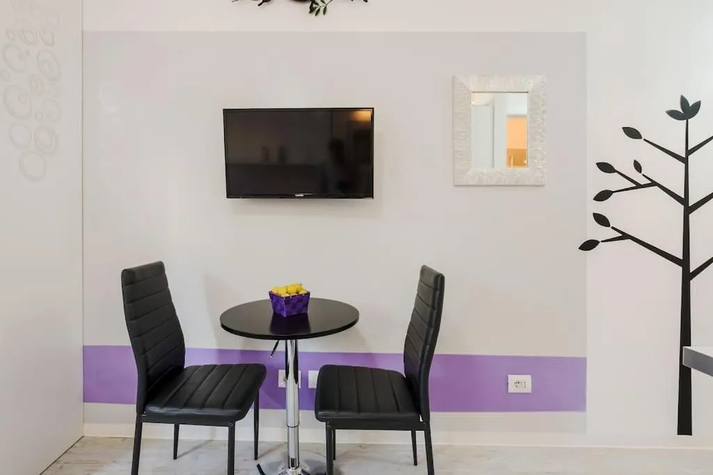 Image 4 of ℒovely & ℰlegant Studio next to Duomo/Missori