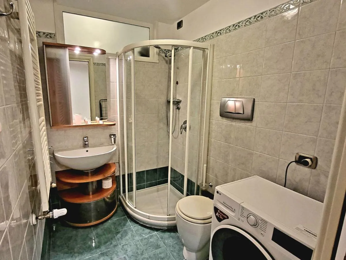 Image 2 of Lux Retreat 3Room Near Fashion District WiFi&Netflx