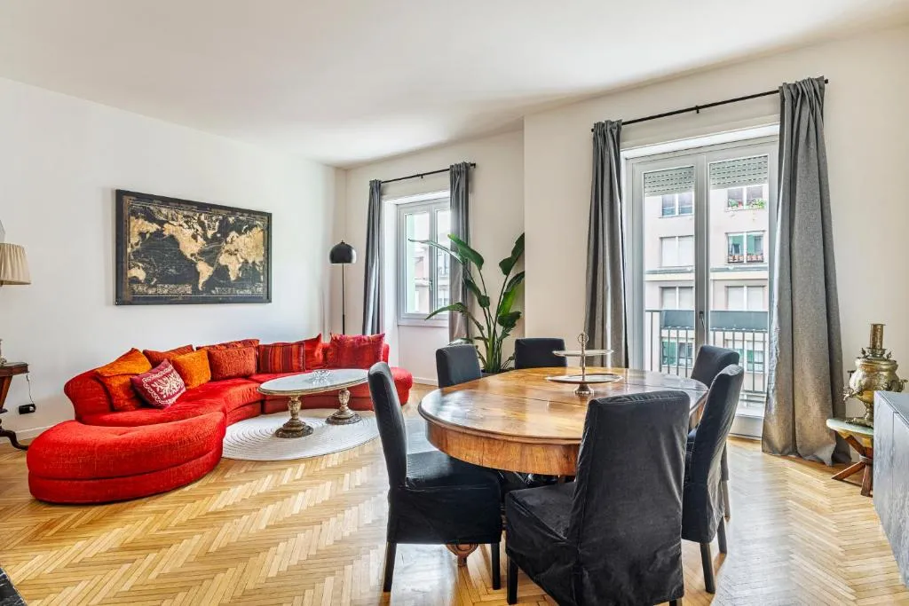 Image of Luxury 4 bedrooms apartment in the center of Milan