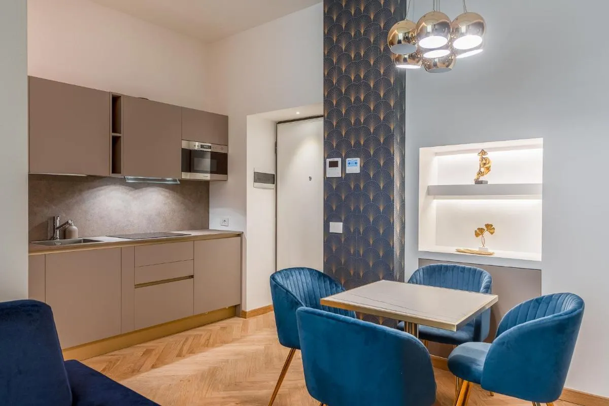 Image 3 of Luxury Apartment – Near Stazione Centrale