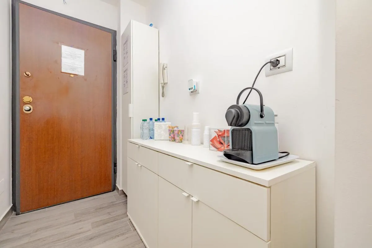 Image 4 of Luxury Room – 1