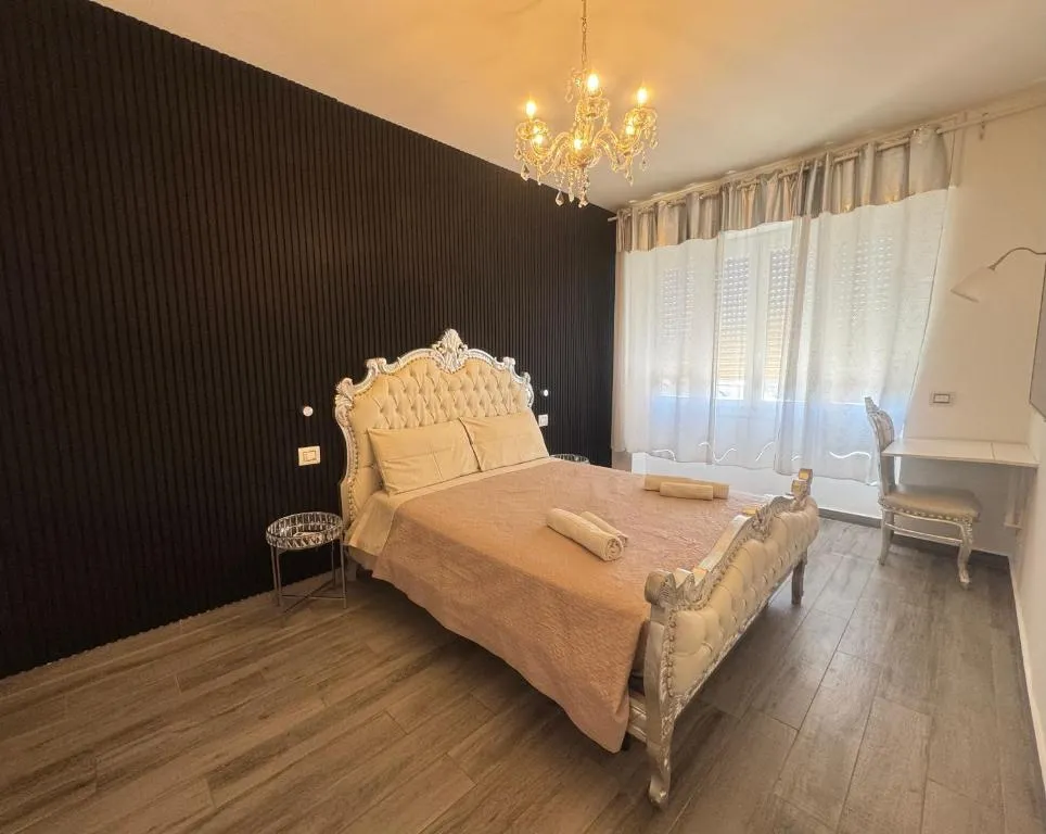 Image of Luxury Room – 1