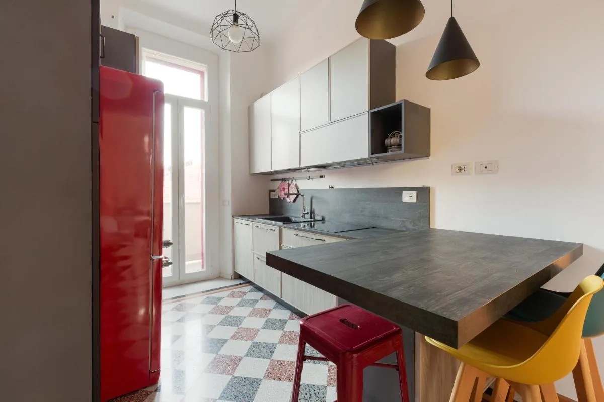 Image 3 of M4 Argonne Cosy Apartment