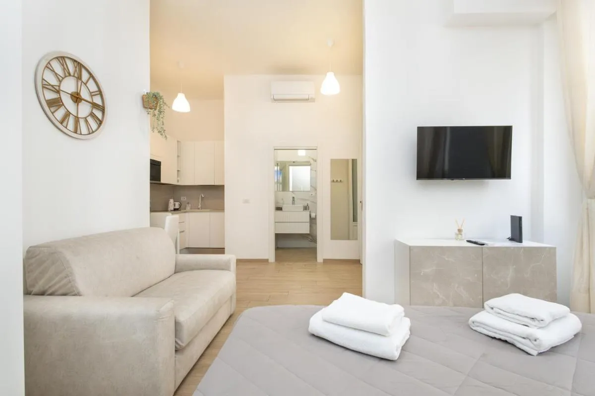 Image 2 of MagnoliaApartments – 34 Vigentina Center