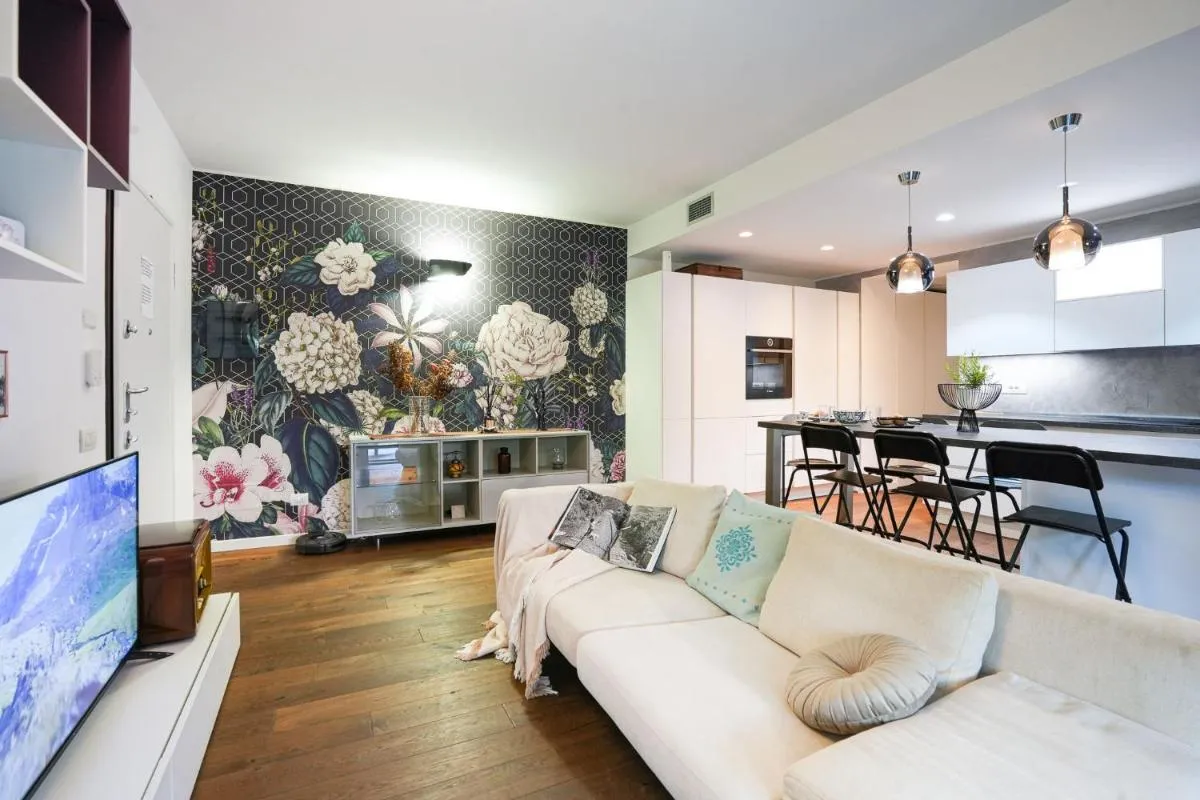 Image 3 of Milan Garden Apartment