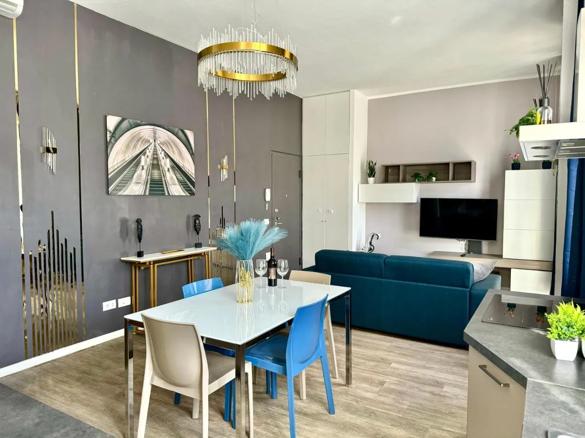 Image 2 of Milano Duomo Design Apartment