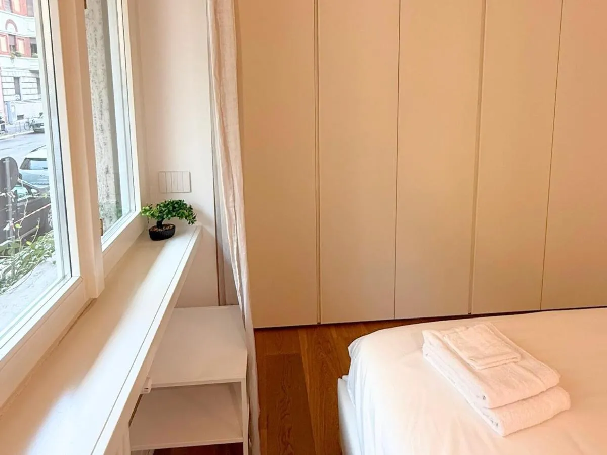 Image 1 of Modern City Centre Apartment near San Babila and Duomo