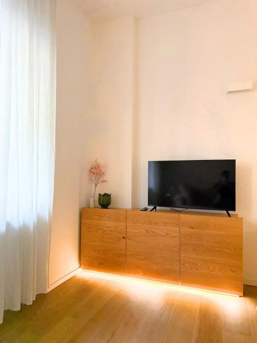 Image 4 of Modern City Centre Apartment near San Babila and Duomo