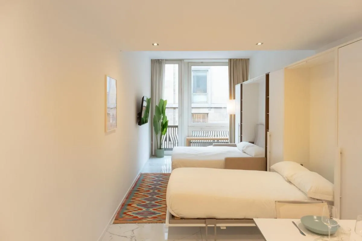 Image 2 of Moderno Studio a due passi dal Duomo – Mirable PM