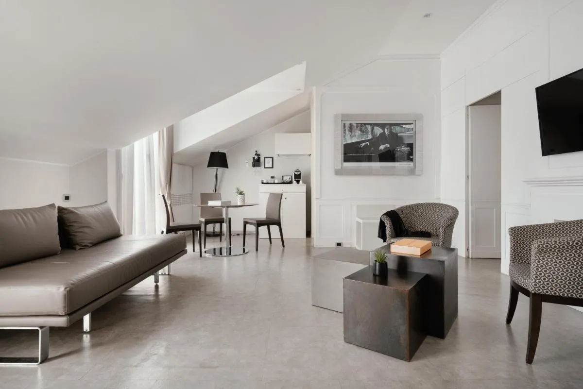 Image 4 of Montenapoleone Suites