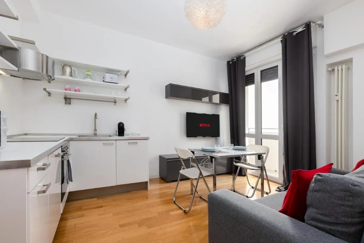 Image 3 of Moscova Design Home