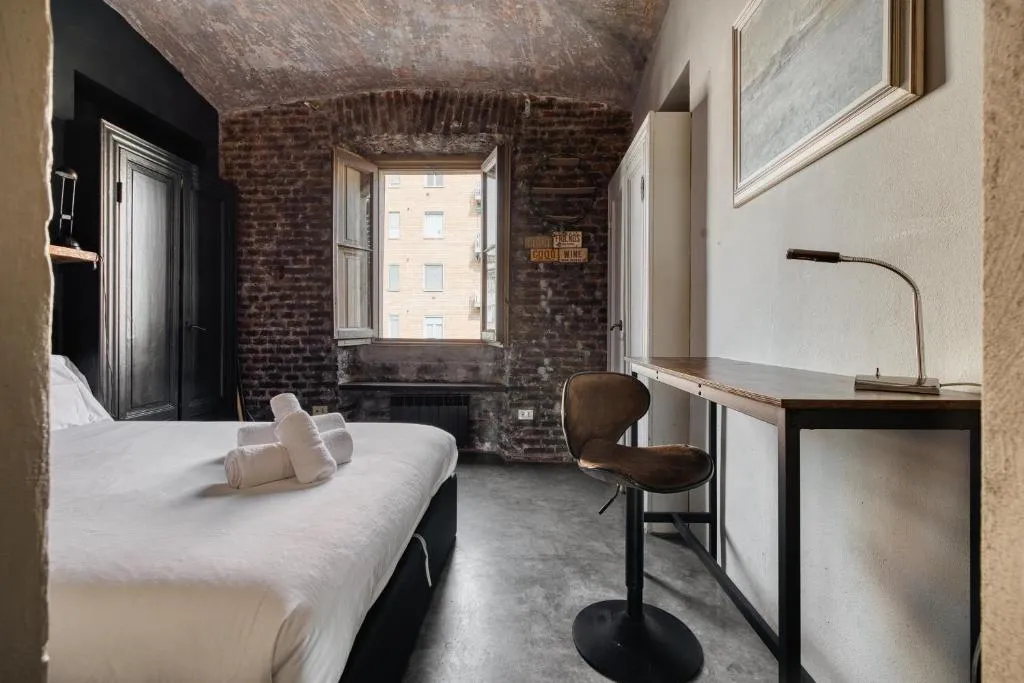 Image of NYC-Style Industrial Apt on Navigli Milan