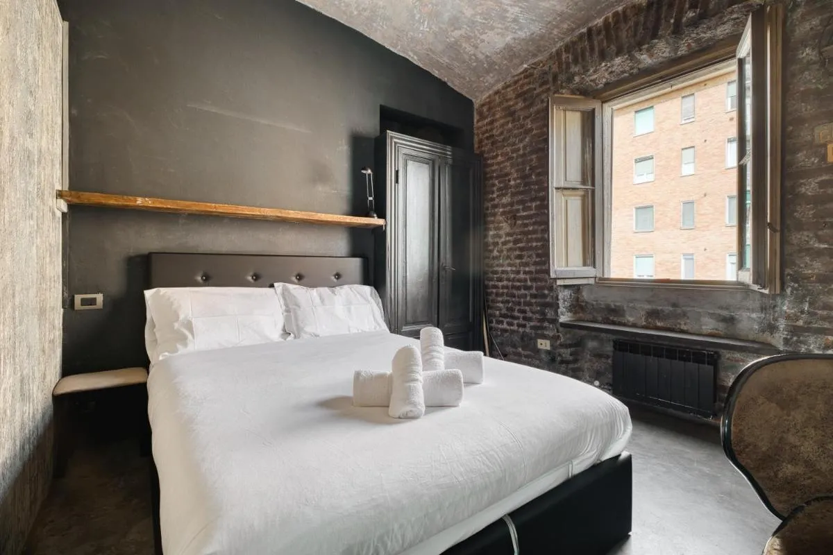 Image 1 of NYC-Style Industrial Apt on Navigli Milan