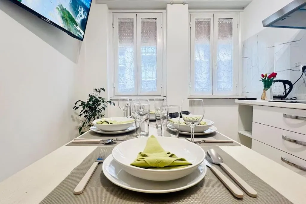Image of New and elegant apartment on the Navigli Netflix e Disney