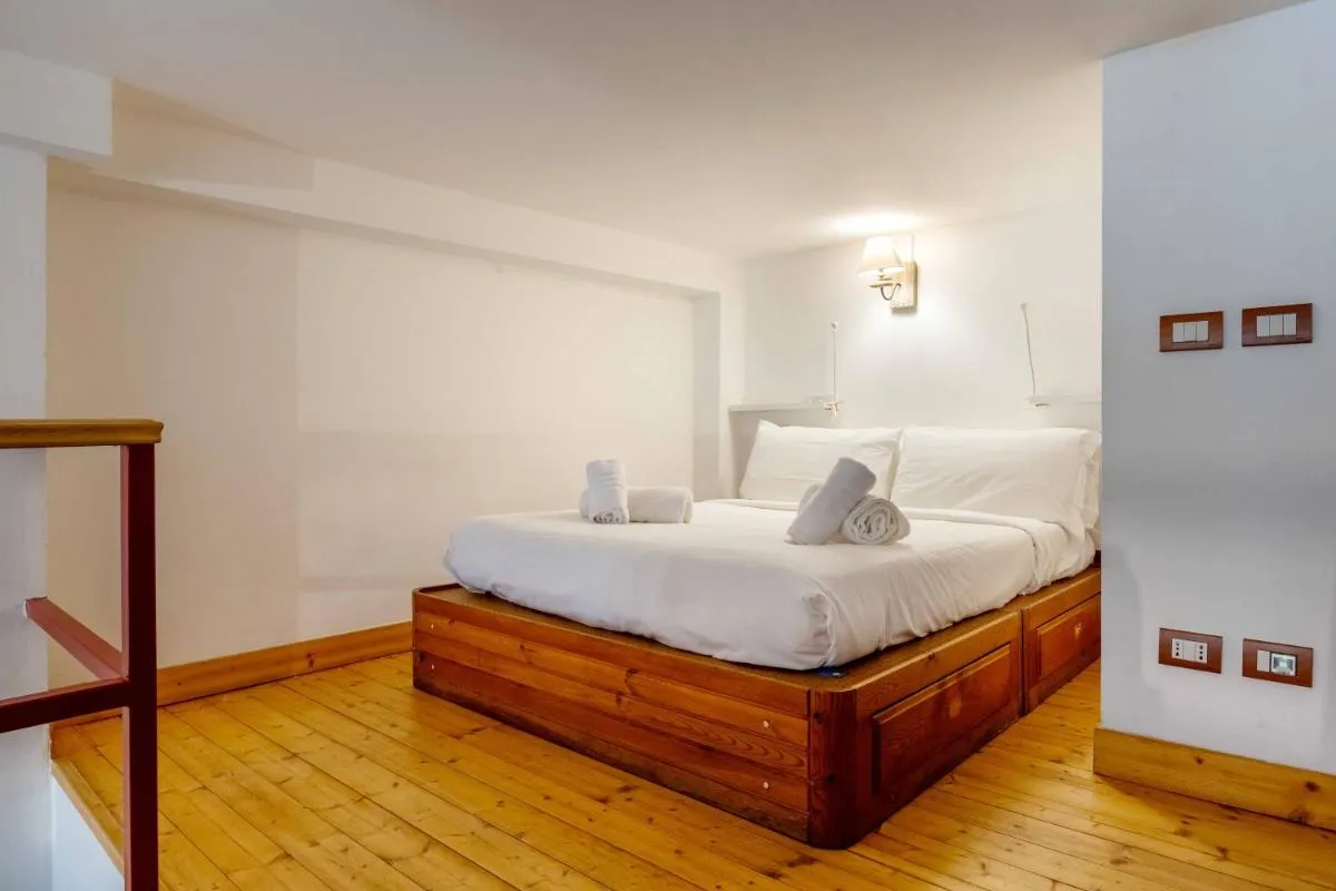 Image 4 of One bedroom apartment with terrace near Duomo