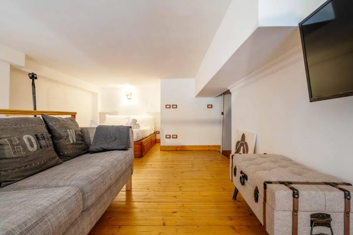Image 6 of One bedroom apartment with terrace near Duomo