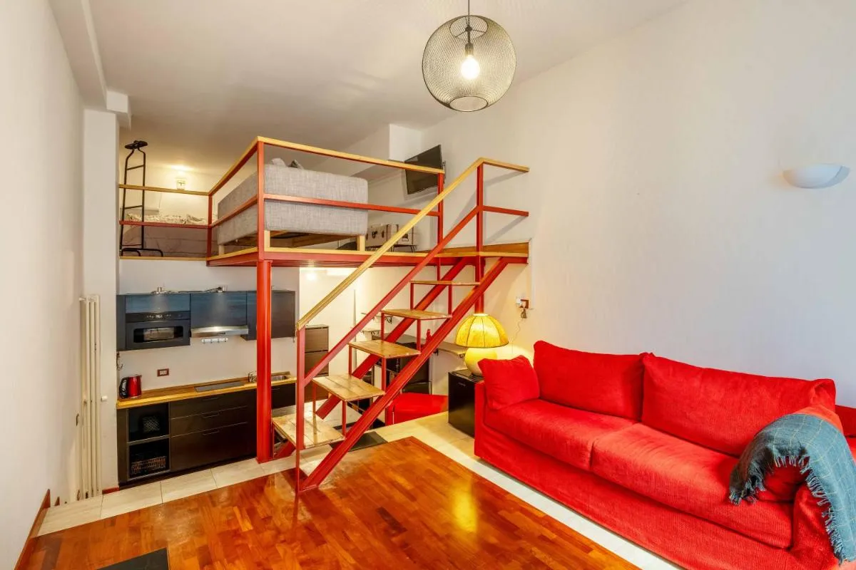 Image 2 of One bedroom apartment with terrace near Duomo