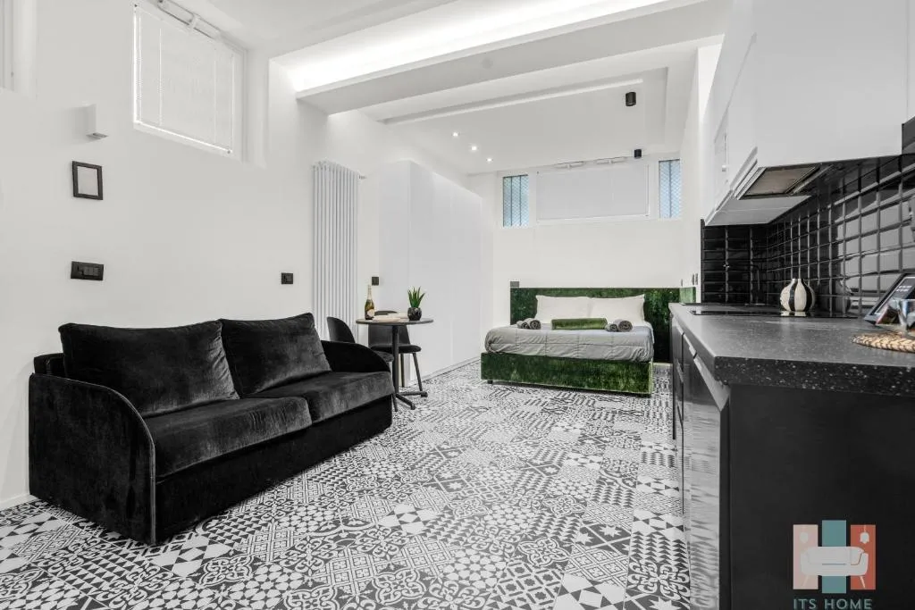 Image of PAG60 -Crescenzago-Luxury Green House