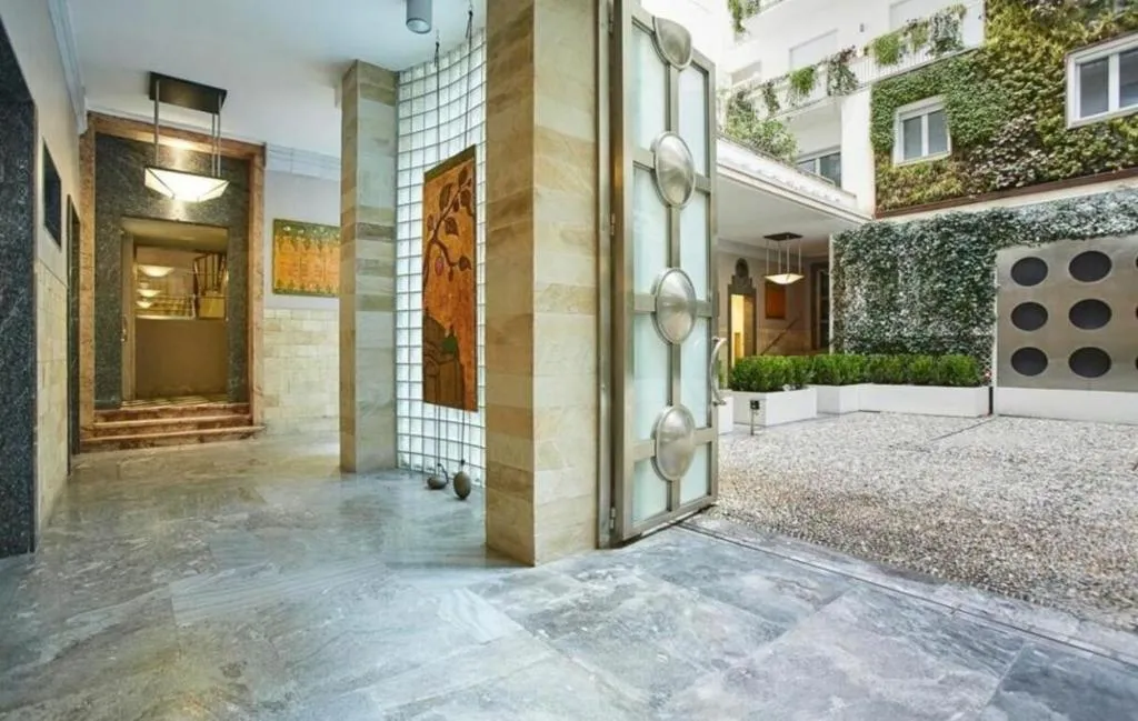Image of Palazzo Beltrade by Halldis