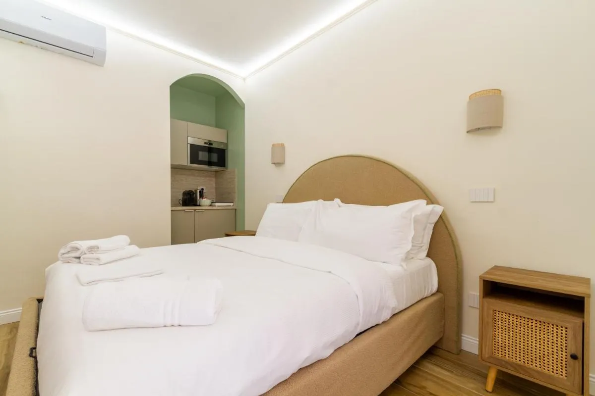 Image 1 of Petite Suite – Design & Comfort