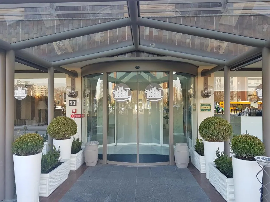 Image of Plus Welcome Milano