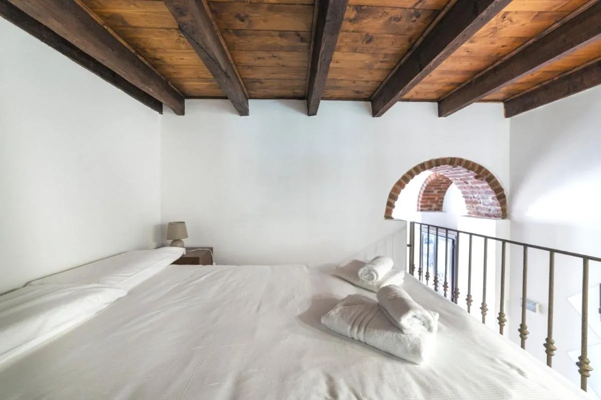 Image 1 of Porta Romana & Bocconi Cosy Apartment