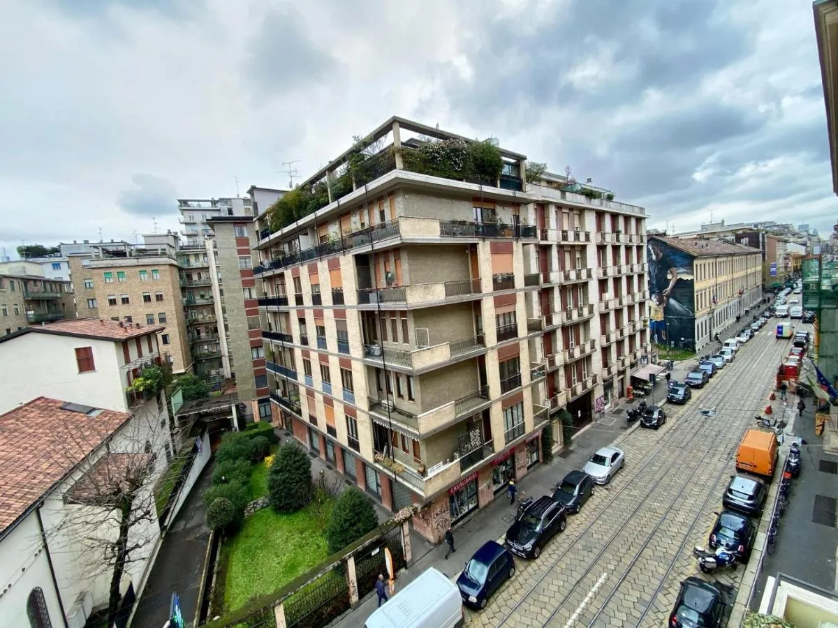 Image 4 of Porta Romana – Bright Studio 350m from M3