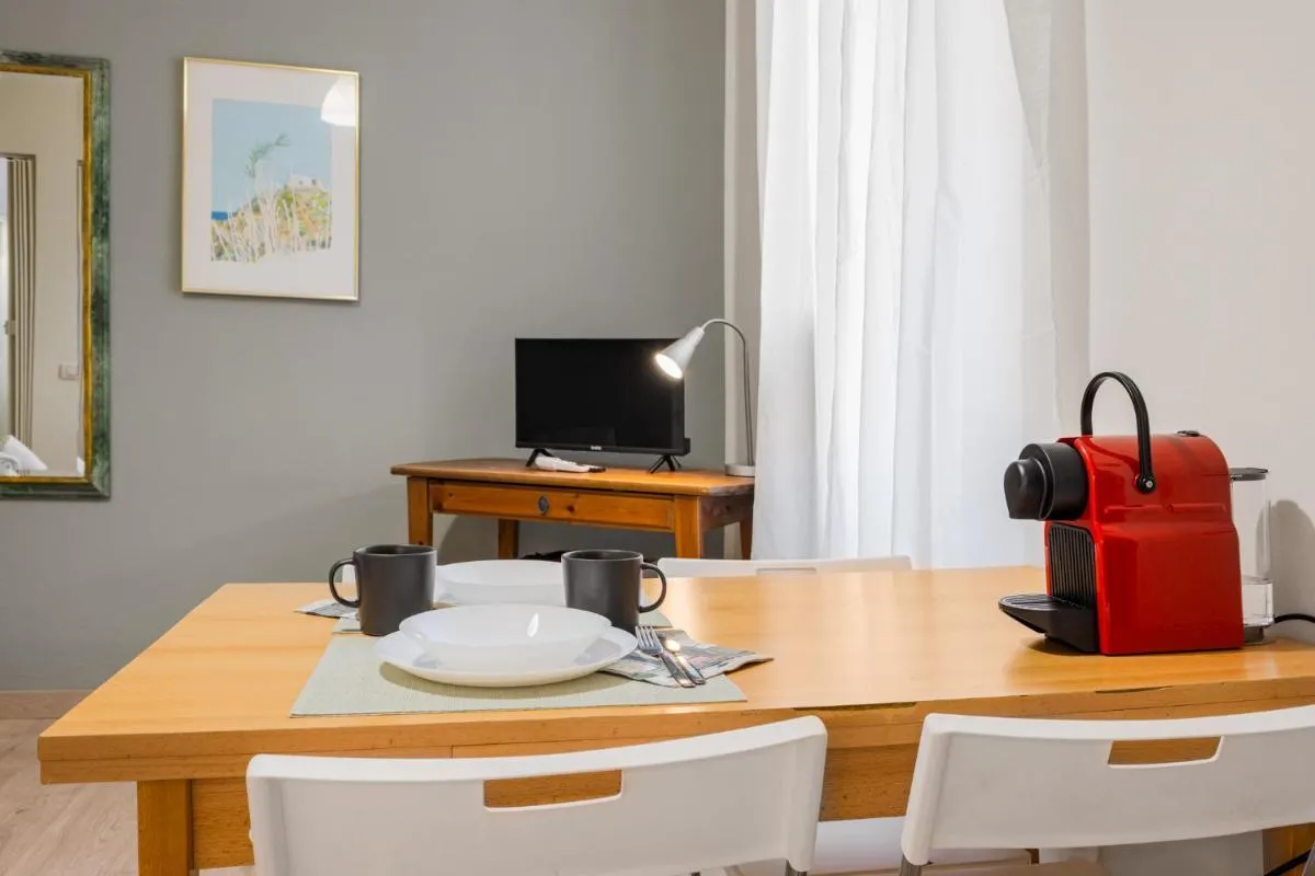 Image 4 of Porta Venezia – Grey studio – WiFi Netflix
