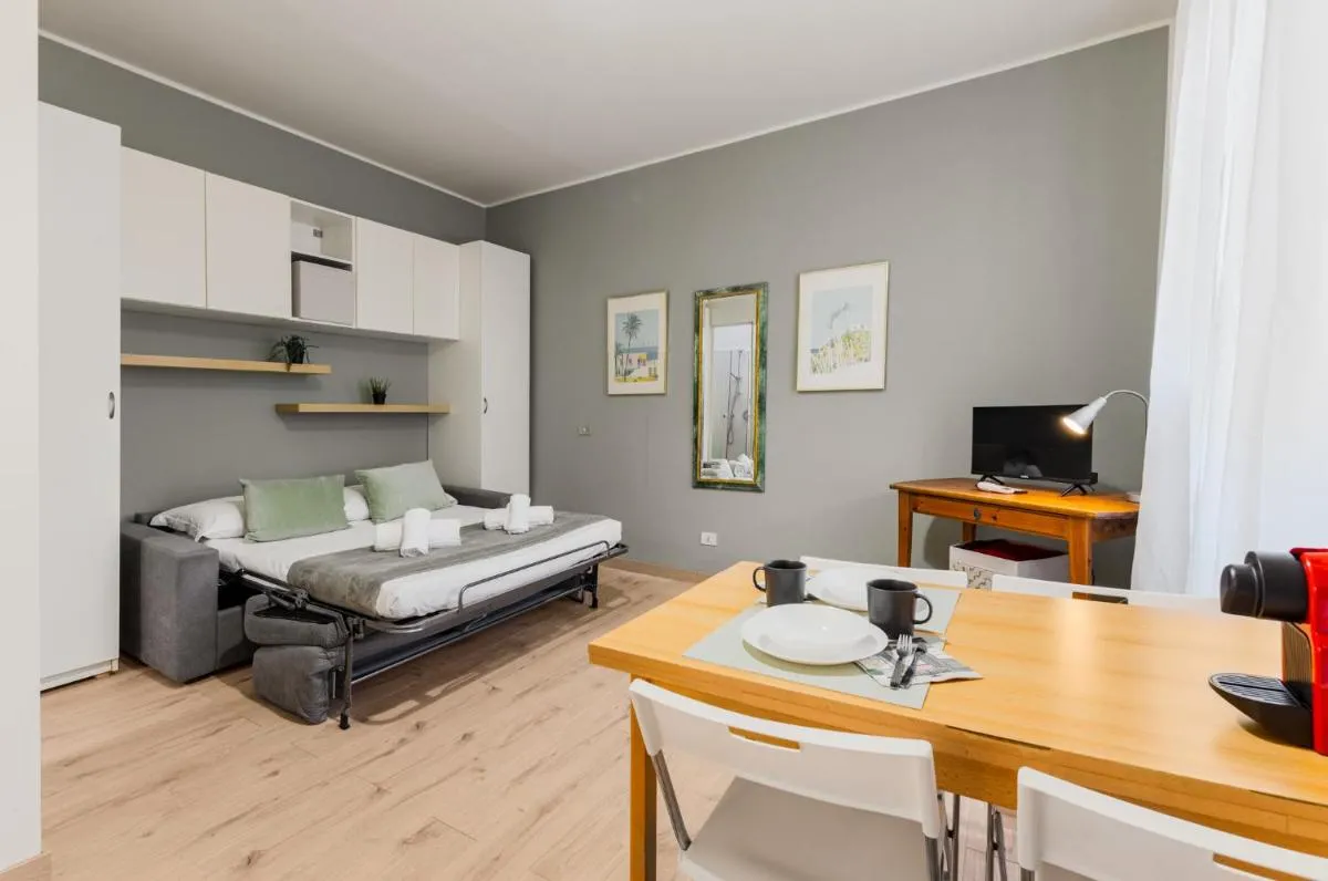 Image 1 of Porta Venezia – Grey studio – WiFi Netflix
