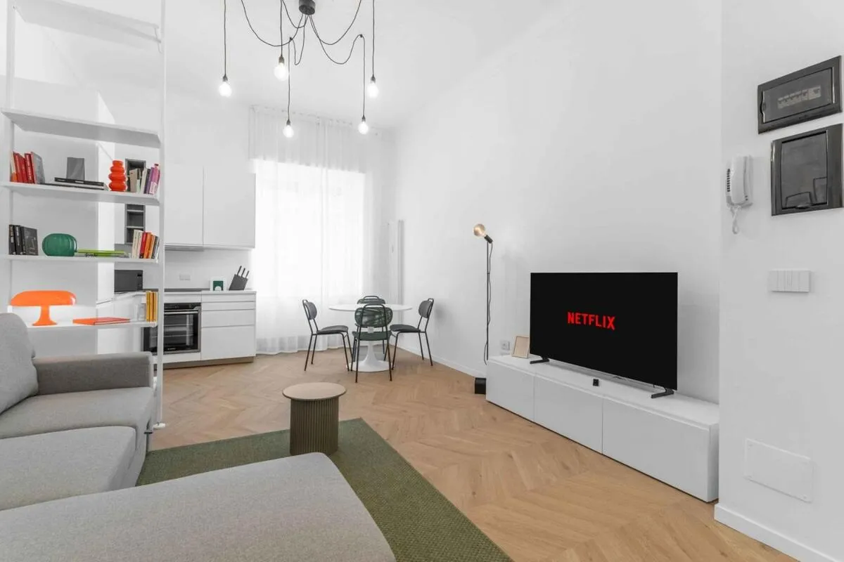 Image 4 of Premium Modern Apartment University