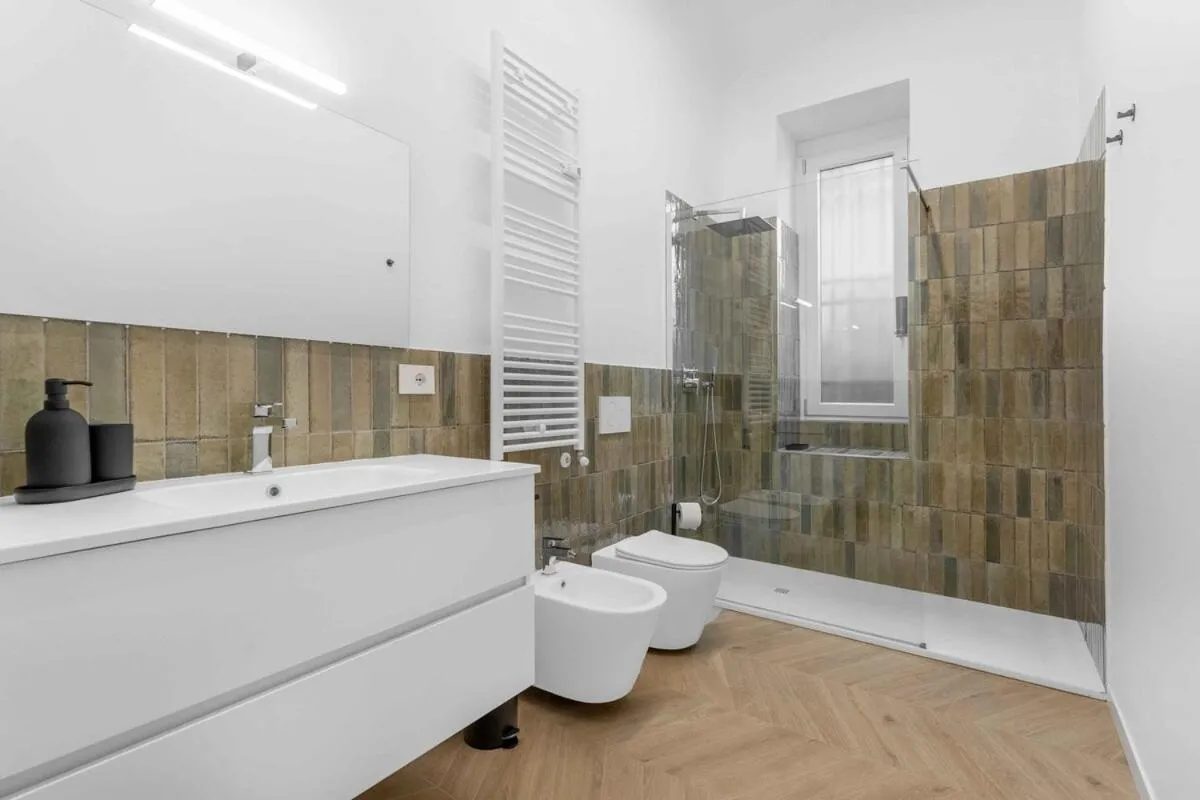 Image 2 of Premium Modern Apartment University