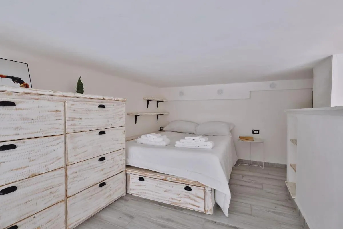 Image 5 of Quiet House Milano in Navigli Sleeps 4