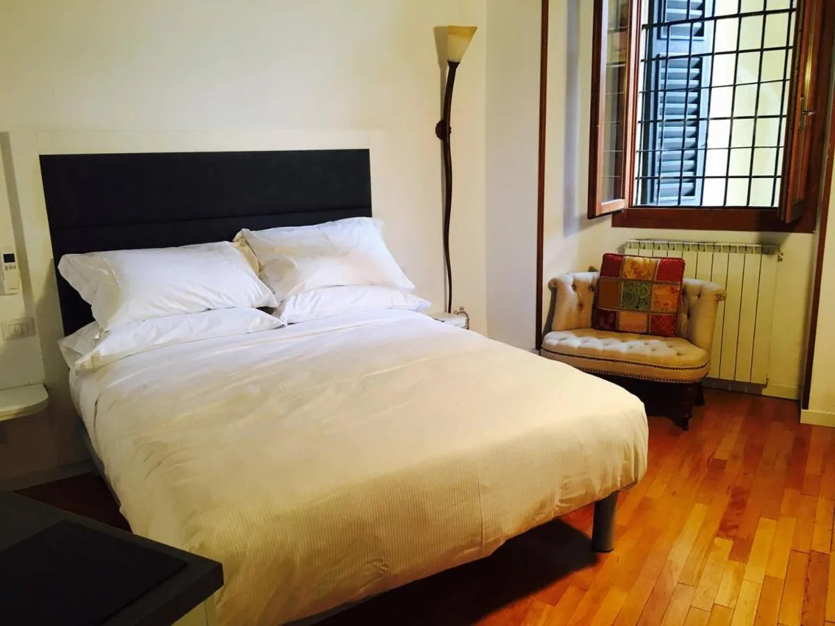Image 1 of ROOM (boutique room)
