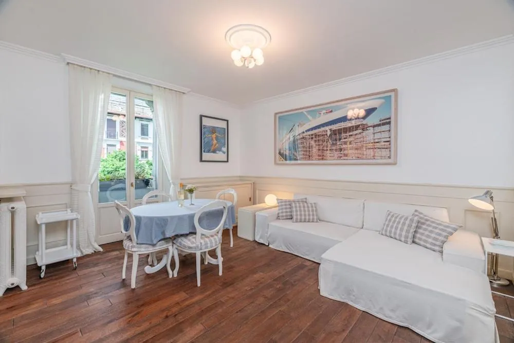 Image 1 of Refined and Bright One-Bedroom near Metro M4 – Dateo