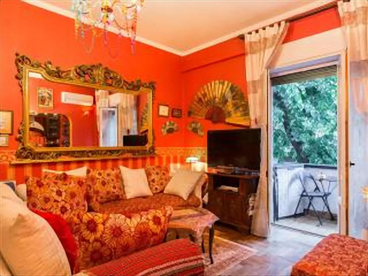 Image 4 of Romantic & Artistic Apartment