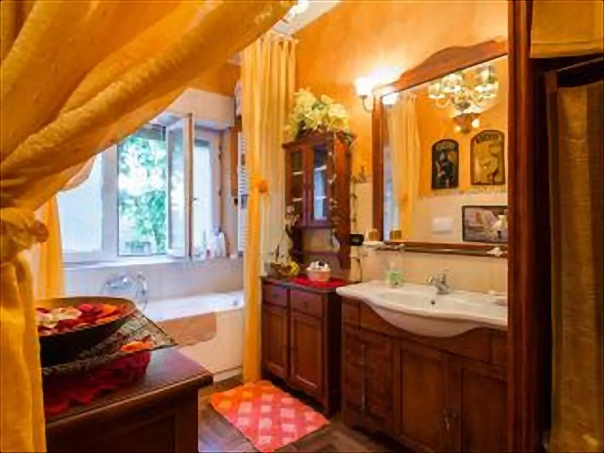 Image 2 of Romantic & Artistic Apartment