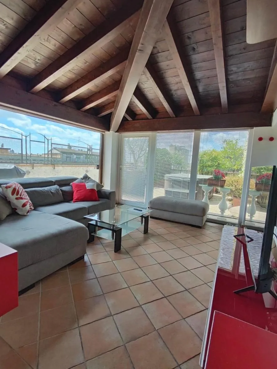 Image 3 of Rooftop Terrace – elegante attico con idromassaggio